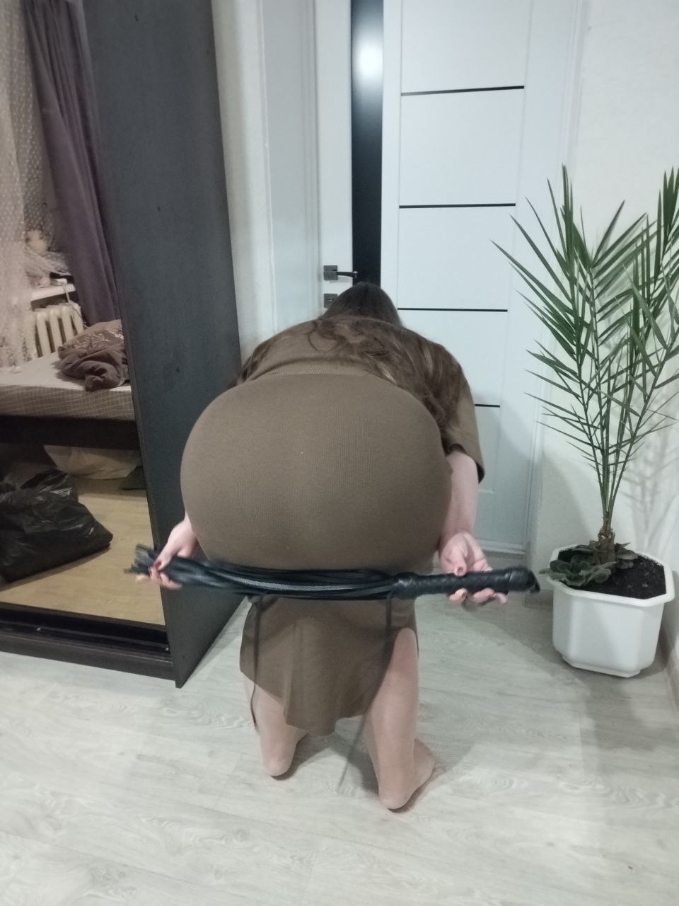 Доминирую и унижаю.
 @asyafetish