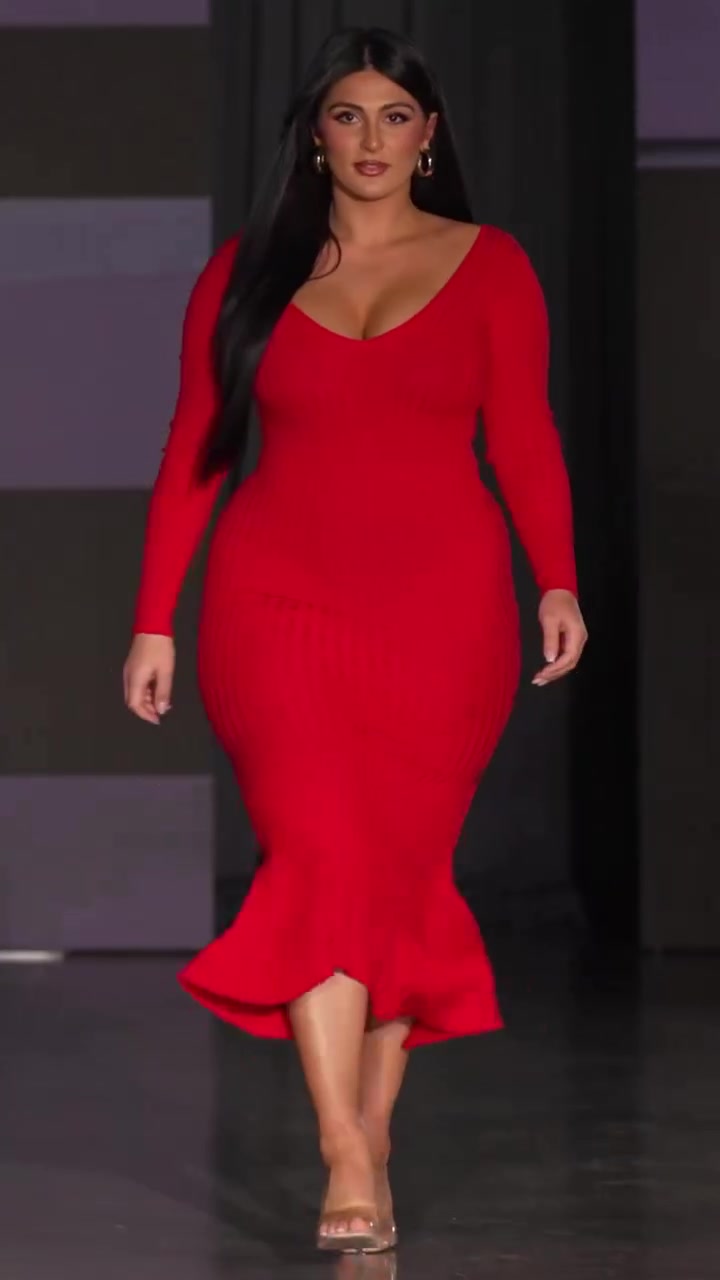 Модель hotmiamistyles