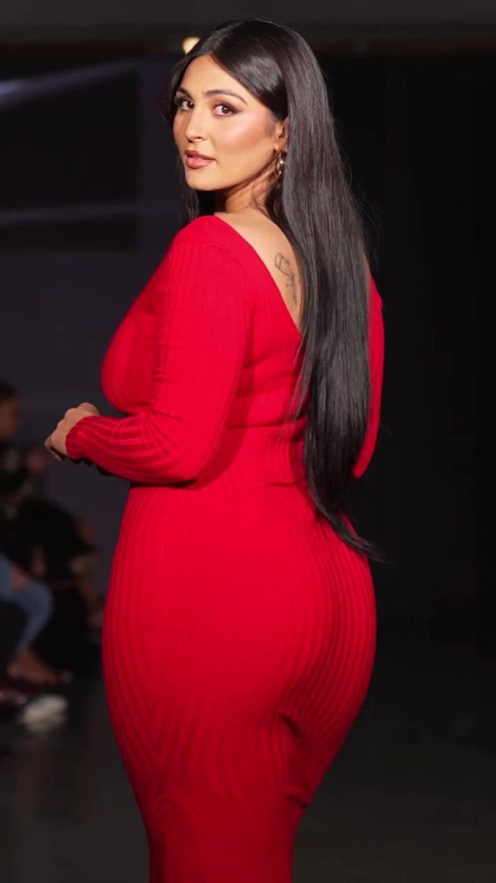 Модель hotmiamistyles